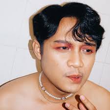 HOWLING LIKE A GHOST