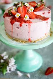 Sommerliche Erdbeer Joghurt Torte Mit Amarettini Boden Lieberbacken Rezept Erdbeer Joghurt Torte Joghurttorte Kuchen Ohne Backen