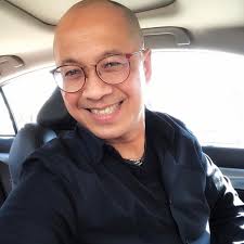 Name a piece of sporting equipment that you swing. 🏌🏽‍♂️🏌🏽‍♂️🏌🏽‍♂️  Tune in today to find out the answers! #FamilyFeud #SteveHarvey  FamilyFeud.com/Station