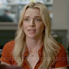 Sylvie Brett Outfits & Fashion