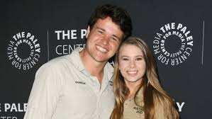 Bindi irwin's fans cannot get enough of her dog piggy, who has become a viral sensation in recent months. Bindi Irwin Zeigt Ihren Sussen Babybauch