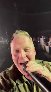 Florida was no Bore-ida. The crowd was not a snore-ida. Hope you like the  coat I wore-ida. Can’t wait to play some more-ida. But Naples, it’s you I  adore-ida! #brandnewtour #concerts #christianmusic