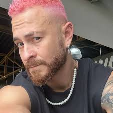 Fred Bruno anuncia saída repentina do canal Desimpedidos após quase 10  anos: Se tornaram realidade