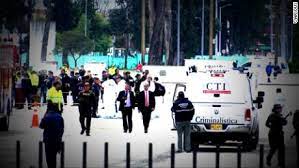El atentado con carro bomba en bogotá, en imágenes. Vea Las Imagenes Mas Sobrecogedoras Del Atentado Terrorista Ocurrido En Bogota Cnn Video