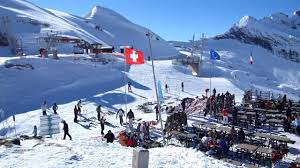 Kan ik naar frankrijk reizen? Zicht Op Le Mur Suisse Op De Grens Tss Frankrijk En Zwitserland Youtube
