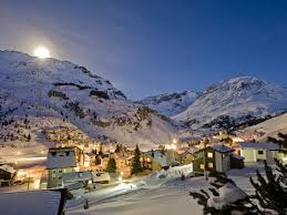 Stallen) is a village and former municipality in the sursés in the district of albula of the swiss canton of graubünden. Fotos Bivio Bilder Aus Dem Ort Und Skigebiet