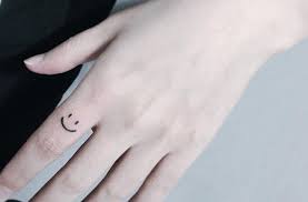 Maybe you would like to learn more about one of these? 31 Ide Gambar Tato Jari Yang Simpel Tapi Bermakna Wanita22