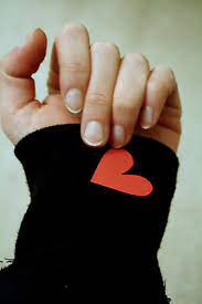 10 Reasons To Always Date The Girl Who Wears Her Heart On Her Sleeve My Heart Sleeves Quote How To Wear