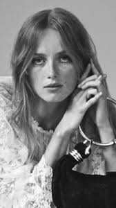 Chrille Tar Spurtor Framför Clohe