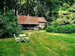 Romantisches Backhaus Am Waldrand Das Etwa 65 M Grosse Romantische Fachwerkhauschen Aus Dem 19 Jahrhundert Li Ferien Historische Hauser Eingezaunter Garten