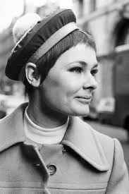 Here is judi dench's height, weight, age, body statistics, family, bio, etc. Judi Dench Quixotando