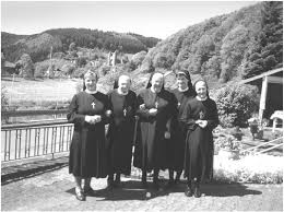 Sie finden bei uns einen platz, um zur ruhe zu kommen, sich zu stabilisieren und sich für neue perspektiven zu öffnen. Jb Daun S241 250 Indd Ps