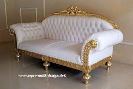 Recast plus sofa bed with armrests legs dark wood. Barock Sofa 3 Sitzer Queenera Rz Gold Weiss Sofas Sofas Sessel Chaiselongue Onlineshop Repro Antik Design