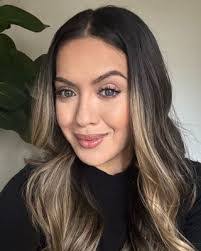 Amanda Khalil's Instagram, Twitter & Facebook