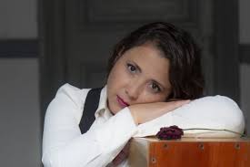 La cantautora osornina, Lorena Erpel, lanza segundo sencillo: estupendas  bondades