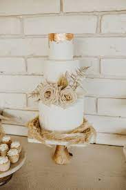 Gorgeous Wedding Cake With Copper Leaf Pampas Grass Roses And Ferns Cakeinspiration Pampasgras Gorgeous Wedding Cake Wedding Cake Toppers Boho Wedding Cake