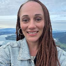 Victoria Staten's Instagram, Twitter & Facebook