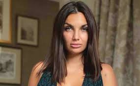 Personaggio tv e cantante italiana. Elettra Miura Lamborghini Wikipedia Ita