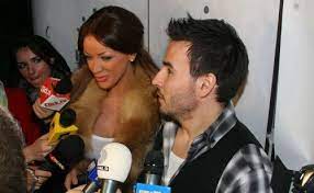 refreng det er det få som vet. Bianca Dragusanu Nu Ma Marit Pentru Ca Sunt Prea Tanara Mobile