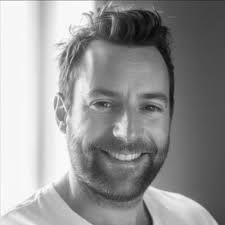 15 years ago I was a Sales Director sitting in a two-day sales training  that was supposed to help us hit aggressive growth targets. Big ballroom.  New methodology. Playbook binders