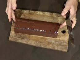 Buche De Noel Mousse Au Chocolat Et Poire Recette Mousse Au Chocolat Chocolat De Couverture Ecorce De Chocolat