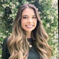 Hannah Messinger's Instagram, Twitter & Facebook