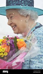 Queen elizabeth ii visit forth road bridge hi-res stock photography and  images