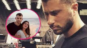 Sarah lombardi schreibt, ich werde immer der allergrößte fan sein, ganz egal wo ihr freund spielen werde. Das Sagt Ex Roberto Zur Liebe Von Sarah Lombardi Und Julian Promiflash De