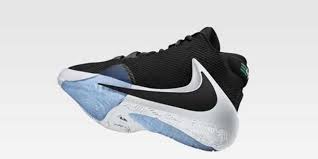 Ptoma gynaikas vrethike na epipleei sto limani Air Zoom Freak 1 Ayto Einai To Signature Papoytsi Toy Giannh Antetokoynmpo Logos Ths Pellas
