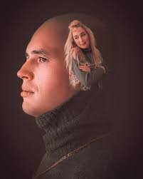 Your Christmas card from the Komatsu's has arrived... "Merry Christmas from  the Komatsu's! May your Christmas joys reach even higher heights than Sarah's  bangs or Kenny's turtleneck!" Swipe for all the amazing