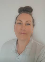 Happy new year : ). I hope you all had some time to unwind and connect with  loved ones. The Tessellating Hub is very excited to have Adrienne Rush