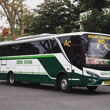 Nah ini adalah foto bus bumel tkenangan tempo dulu . Halby Mahendra Bus Di Sekitaran Jalanan Jogja Solo