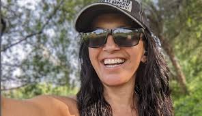 Imala je 11 godina kada je ujak silovao i rodila mu sina, a onda prisilno  završila u Tokiju kao eskort dama