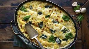 Una ricetta contadina che si prepara tradizionalmente in contenitori in ghisa chiamati testi, da cui il nome. Lasagne Verdi Con Pesto Verdure Stracchino E Funghi Ricetta Vegetariana