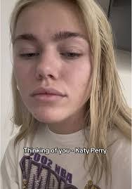 Lillian Davies's Instagram, Twitter & Facebook