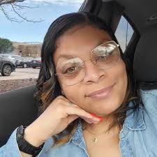 Khalilah Thompson's Instagram, Twitter & Facebook