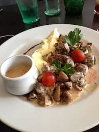 Arnaque au Karaok&eacute; - Avis de voyageurs sur l'Avenue, Rueil-Malmaison -  Tripadvisor