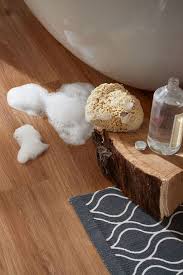 Wasserfester Designboden Holzoptik Eiche Kostenlose Muster Und Beratung Bei Planeo De Vinylboden Flooring Vinylboden Vinylboden Holzoptik Vinyl