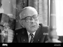 Andrew Berends's Instagram, Twitter & Facebook