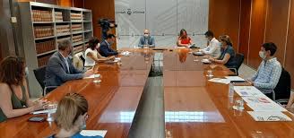 A les illes balears el certificat covid digital ue, verificat pel servei de salut de les illes balears, en format electrònic (pdf amb qr) o en paper, el poden emetre les següents entitats:. Baleares Abre Los Puntos De Atencion Presencial De Emisio