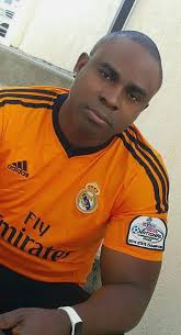 Mwen renmen ti yeux nèg la,mwen renmen regard li lèl gadem li fem fremi.Ti  bouche ròz sa dous tankou mango.Ou pa parfait se vre men ou se ti afè pa  Patricia Latour