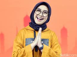 Dia sendiri mendapat informasi soal kabar meninggalnya ayahanda ria ricis dan oki setiana dewi tersebut. Ria Ricis Pamit Dari Youtube
