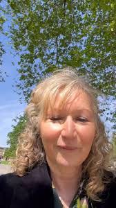 Jayne Manley's Instagram, Twitter & Facebook