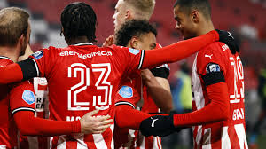 Psv voert druk op ajax op met doelpuntrijke zege op besneeuwd kasteel. Psv Ontsnapt Met Tweede Keuze In Slotfase Aan Puntenverlies Tegen Sparta Nos