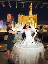 Human Table Living Table Champagne Table Girl Hyde Bellagio Las Vegas Www Noveltyent Com Event Entertainment Entertaining Bellagio Las Vegas