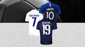 Pour atteindre cet objectif, didier deschamps devrait logiquement s'appuyer sur une base de joueurs présents en 2018. Ou Trouver Les Maillots De Vos Joueurs Preferes Pour Supporter L Equipe De France Comme Il Se Doit Pendant L Euro 2021 Gq France