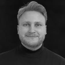 Laura Witcher's Instagram, Twitter & Facebook