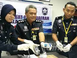Bagi anggota polis bantuan pula, mengikut seksyen 50 akta polis, polis bantuan juga boleh menikmati hak dan keistimewaan pegawai. Bekas Polis Bantuan Disyaki Edar Dadah