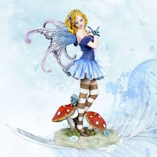 Elfen Figur Alice Mit Schmetterling In 2020 Figur Elfenfiguren Elfen