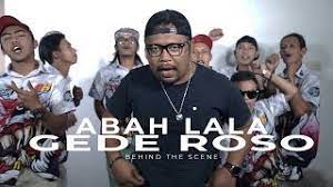 Download download lagu gede roso eny mp3 mp3 dapat kamu download secara gratis di metrolagu baru.untuk melihat detail lagu download lagu gede roso eny mp3 klik salah satu judul yang cocok, kemudian untuk link download download lagu gede roso eny mp3 ada di halaman berikutnya. Gede Roso Abah Lala Behind The Scene Youtube